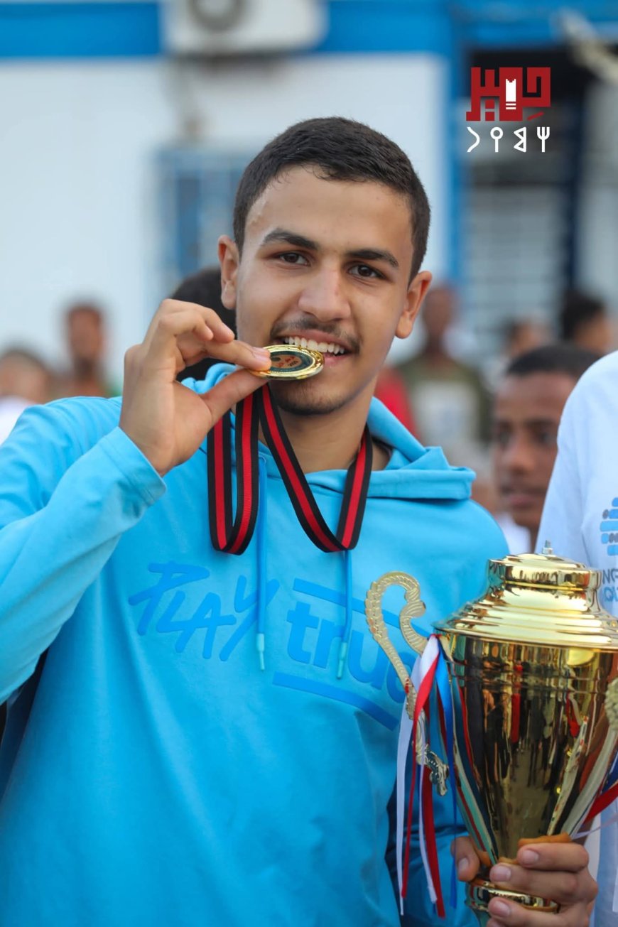 الشاب يوسف مروان بطلا لبطولة عدن  للسباحة في المياه المفتوحة 13