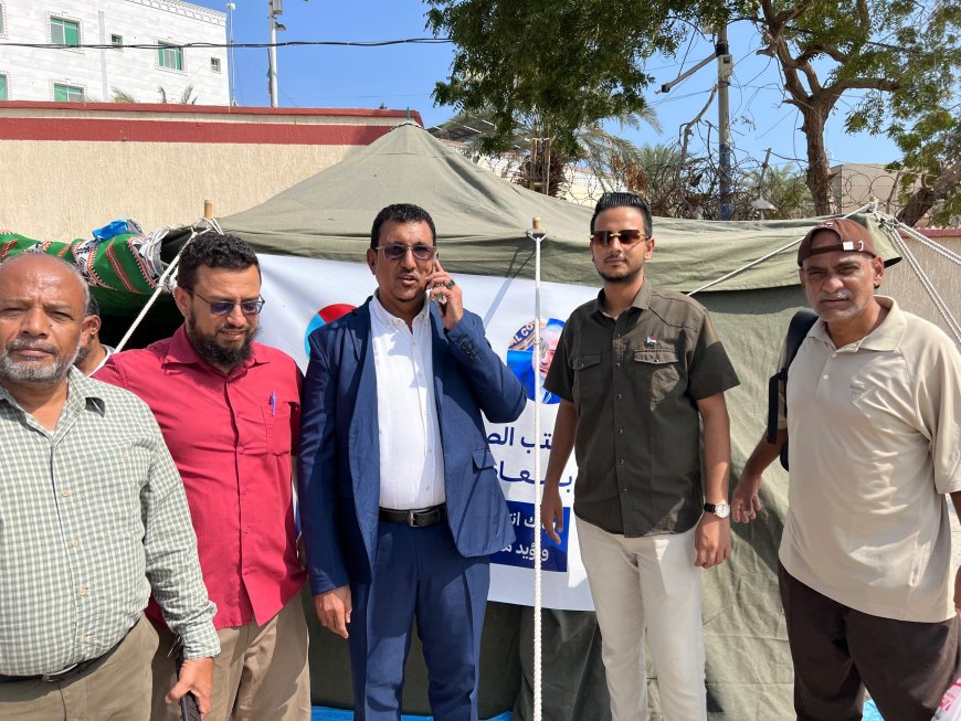 فريق من وزارة الصحة … تطلع على أوضاع معتصمي ساحة العروض وتؤكد وقوفها مع مطالب الشعب الجنوبي
