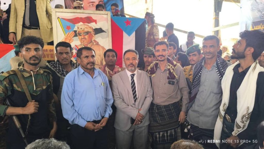 رئيس تنفيذية انتقالي أحور ومدير المديرية وقيادات عسكرية وأمنية يشاركون في الاعتصام المفتوح بأبين