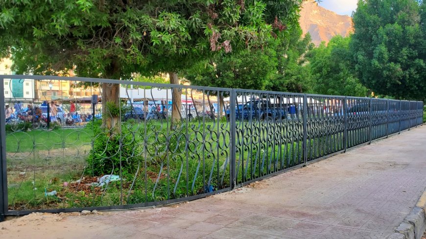 السلطة المحلية بالمكلا تنفذ مشروع حماية الجزر الوسطية والأحواض الزراعية بغار لحمر