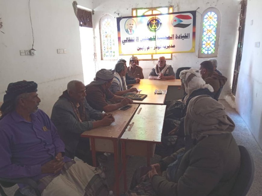 اللجان الاعتصام المفتوح لابناء المنطقة الوسطى تعقد اجتماعاً تشاورياً برئاسة رئيس مخيم الاعتصام