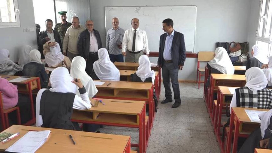 تعز.مدير عام مديرية القاهرة يدشّن امتحانات الفصل الدراسي الأول للعام 2025–2026م.