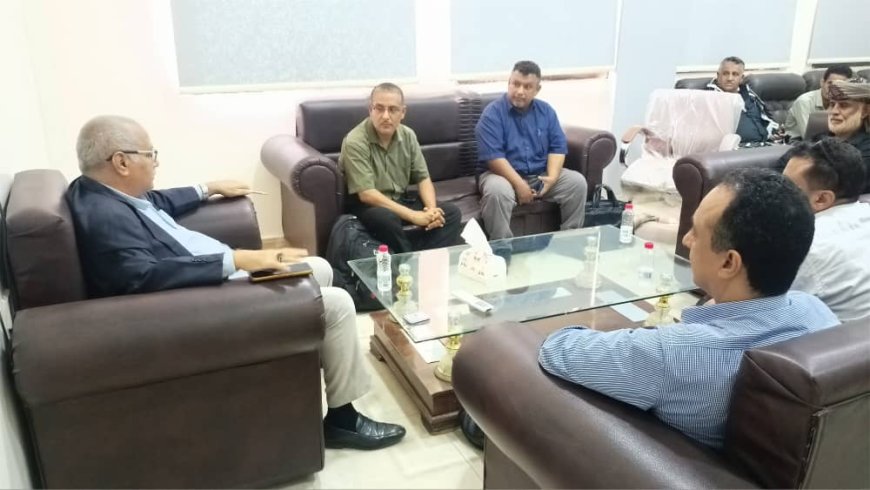 البيشي يناقش مع مدير المشاريع الصحية لجمعية الحكمة مشاريعها القادمة في عدن