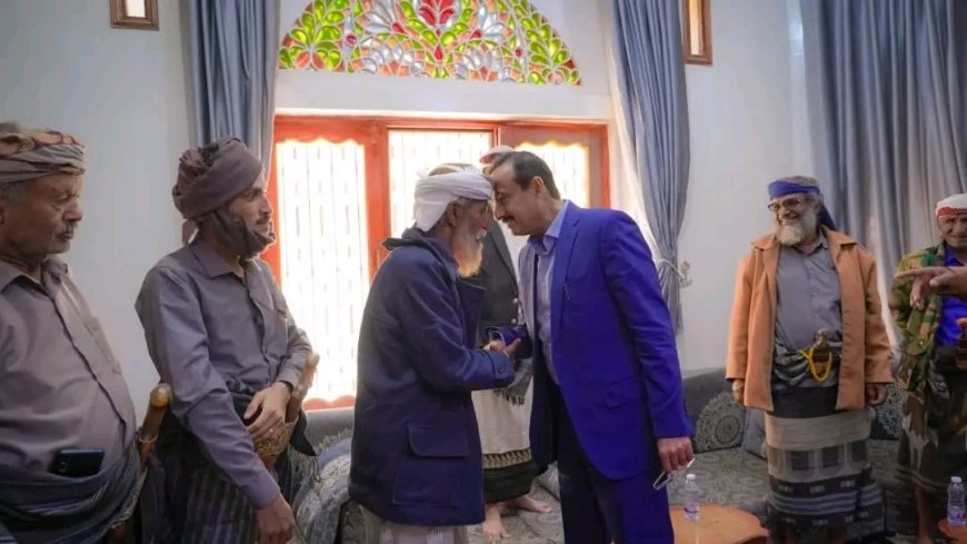 المحافظ بن الوزير يؤكد حرصه على وحدة الصف ويثمّن الاصطفاف المجتمعي الواسع دعماً لاستقرار وتنمية شبوة