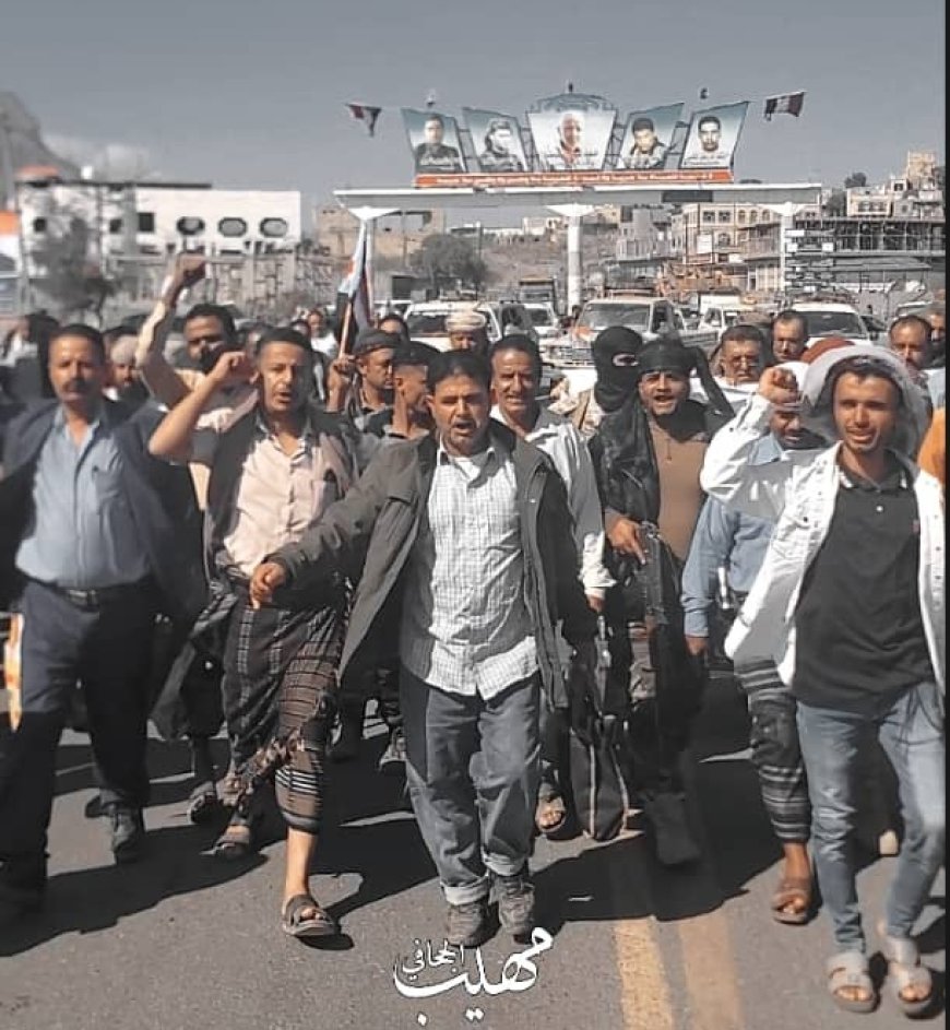 الضالع تحسم موقفها.. السلطة المحلية تزحف إلى مخيم الاعتصام وتفوض الرئيس الزُبيدي باستعادة الدولة الجنوبية