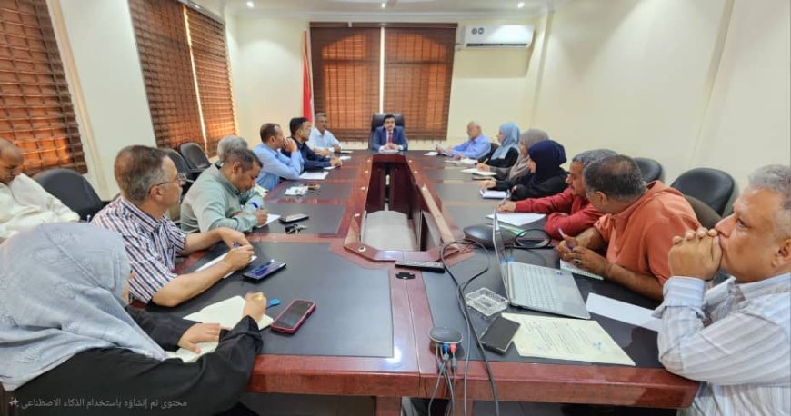 نائب وزير المياه والبيئة يترأس اجتماعاً لمناقشة إعداد موازنة وخطط المشاريع للعام 2026م