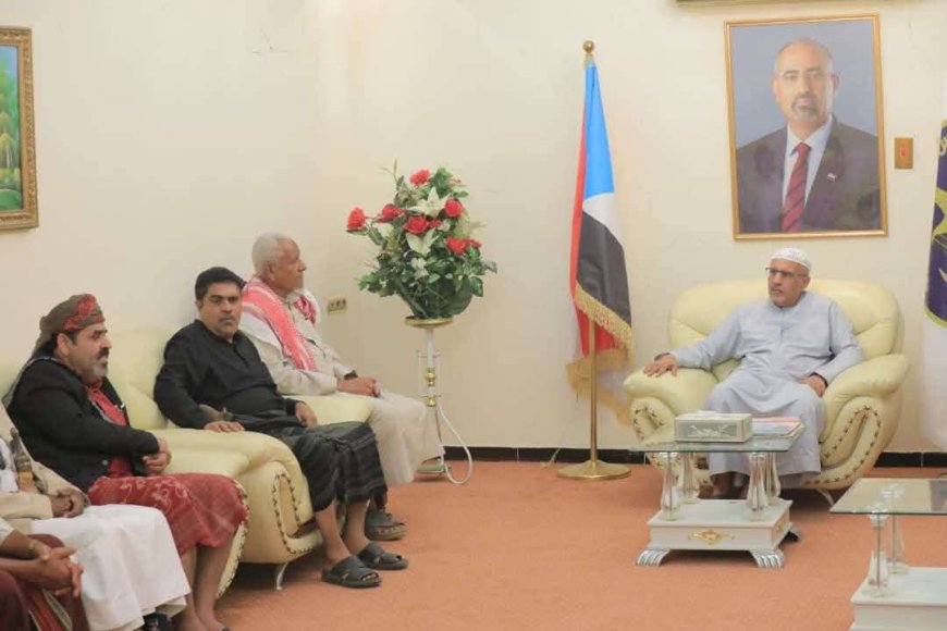 رئيس الجمعية الوطنية يلتقي اللجنة الاستشارية لمعالجة قضايا الثأر والنزاعات القبلية بحضرموت