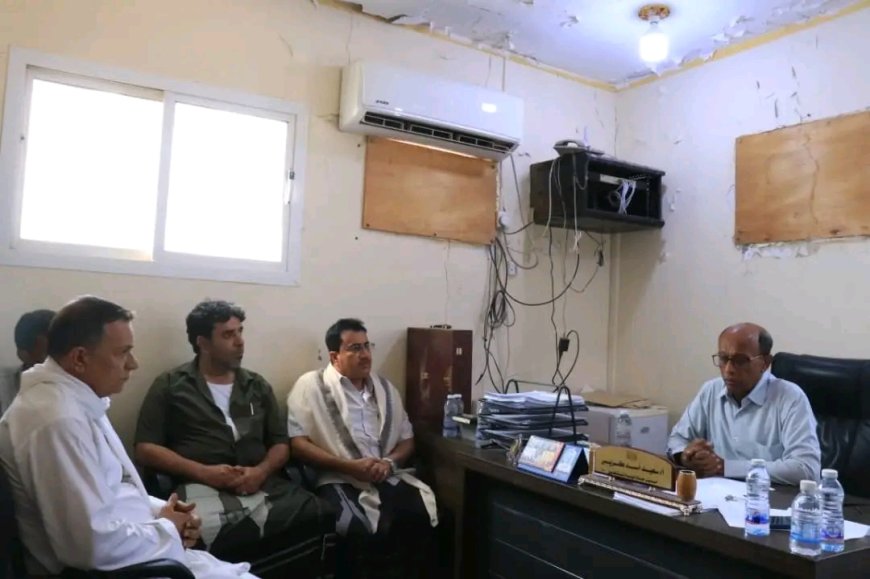 إتمام عملية الاستلام والتسليم بين المدير السابق والجديد لميناء نشطون بالمهرة