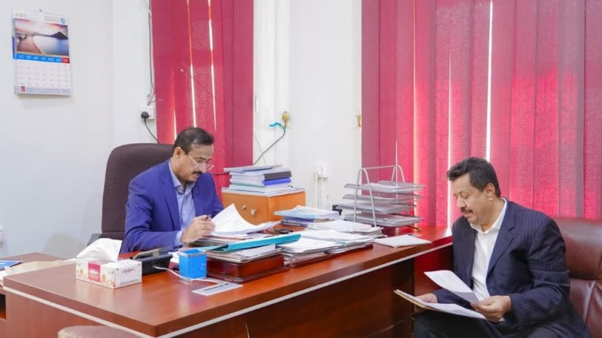 المحافظ بن الوزير يوجّه بدراسة إنشاء مركز لغسيل الكُلى بمديرية رضوم ويعتمد حزمة مشاريع خدمية وتنموية