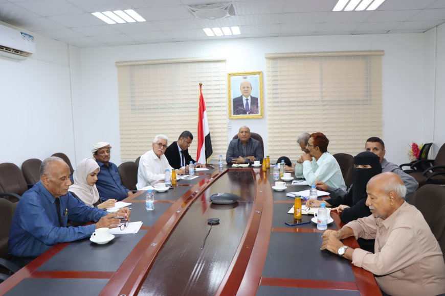 نائب وزير الصناعة يناقش مع مدراء مكاتب الوزارة بالمحافظات تعزيز ضبط الأسواق وكفاءة الأداء الرقابي والخدمي