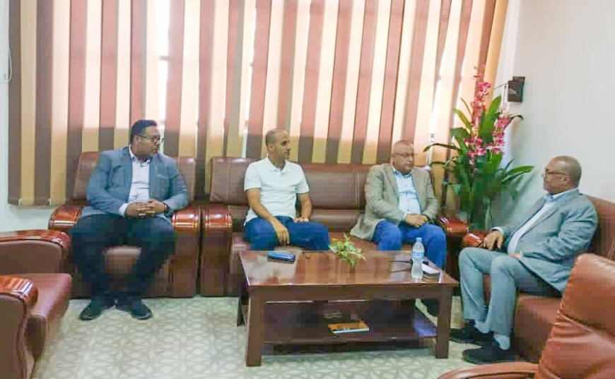 الوزير باذيب يطلع على مستجدات المشاريع الاستراتيجية بشركة تيليمن بعدن