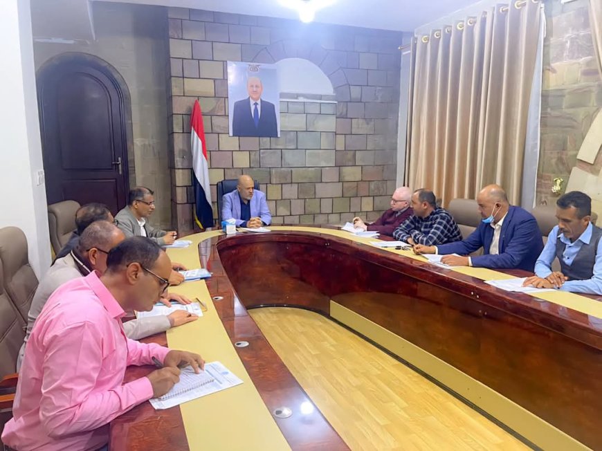 محافظ تعز يوجّه بتشكيل لجنة لدراسة الإجراءات الكفيلة بمعالجة شح المياه