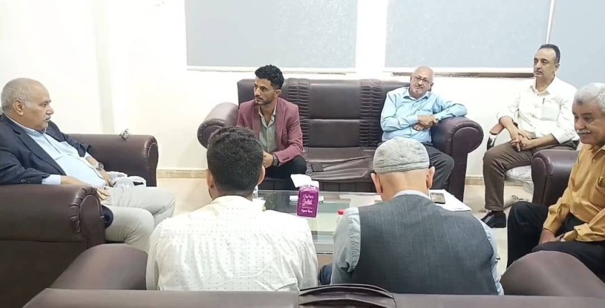 مدير عام مكتب صحة عدن يناقش مع نائب رئيس بعثة أطباء بلاحدود الفرنسية سبل تعزيز التعاون المشترك