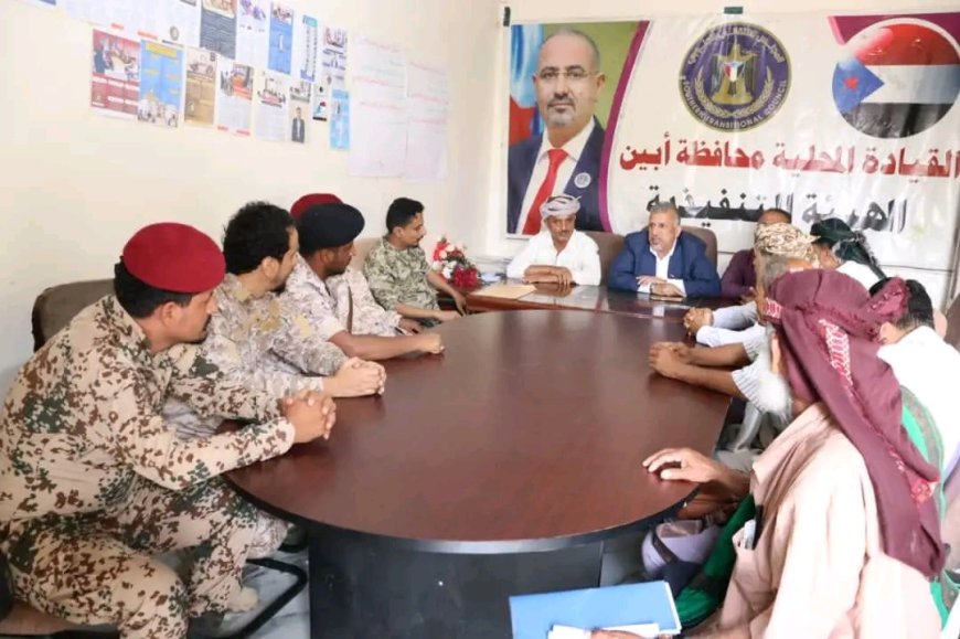 عضو هيئة رئاسة المجلس يلتقي خريجي الكلية الحربية من أبناء أبين بعدن
