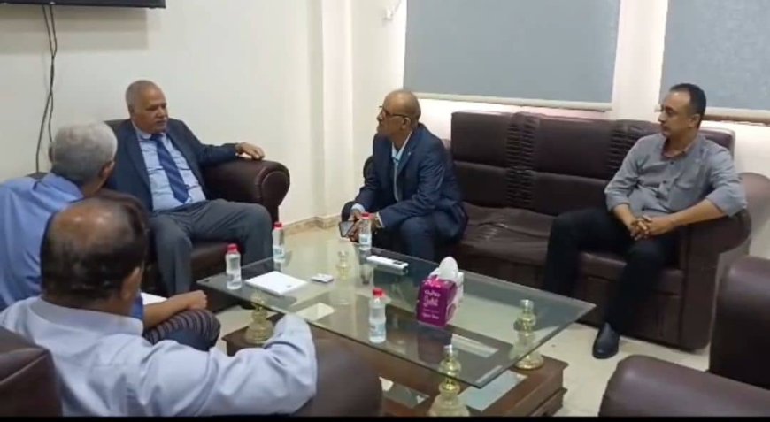 مدير صحة عدن يشيد بجهود مركز الأطراف الصناعية والعلاج الطبيعي في تخفيف معاناة ذوي الإعاقة حركياً