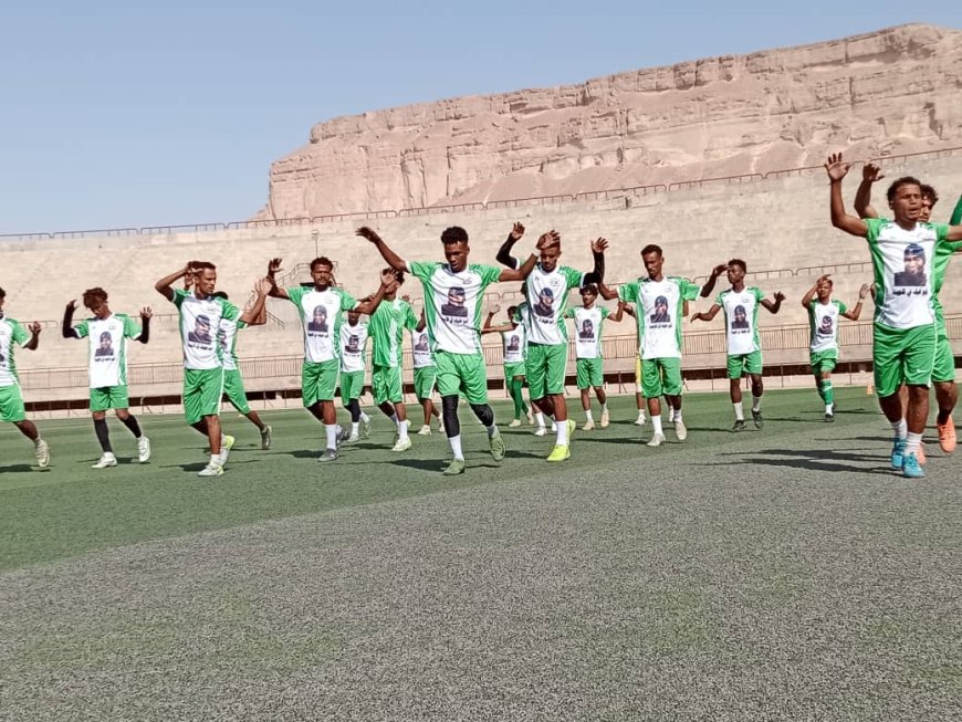 خنفر يجرى حصة تدريبية في الملعب الاولمبي استعدادا لمباراة يوم غدا أمام فتح ذمار