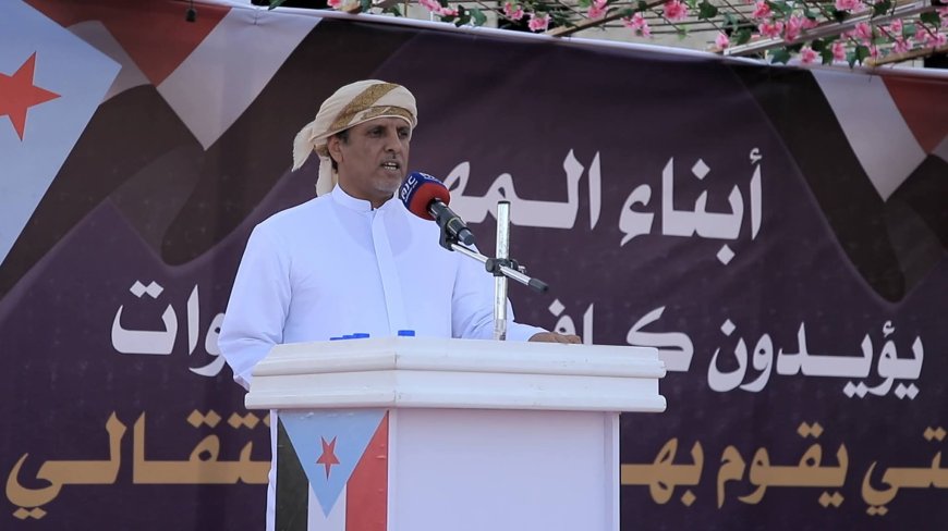 باكريت: الرئيس الزُبيدي يوافق على تأهيل 10 آلاف جندي بالمهرة