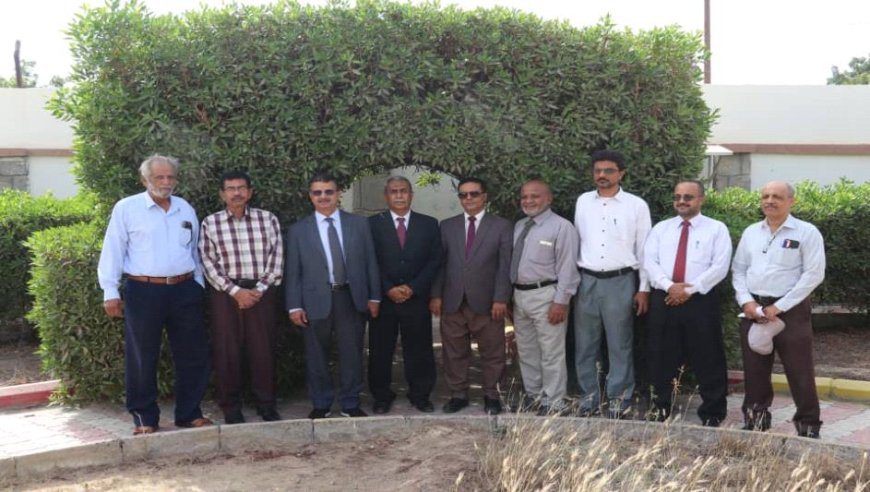 رئيس جامعة أبين ورئيس فريق التوجيه والرقابة الرئاسي يدشنان امتحانات الفصل الدراسي الأول في كليتي الحاسوب والادارة والاقتصاد ويتفقدان مرافق الجامعة