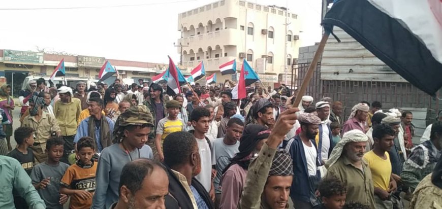 زنجبار.. إنضمام المئات من معارضي الانتقالي الجنوبي إلى صفوف الثورة بعد السيطرة على حضرموت