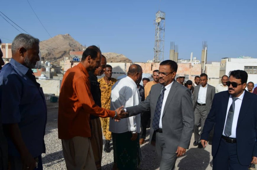 الأمين العام لمحلي حضرموت يدشّن استكمال تشغيل 18 محطة اتصالات جديدة بساحل حضرموت ويضع حجر الأساس لمدينة تكنولوجيا المعلومات السكنية
