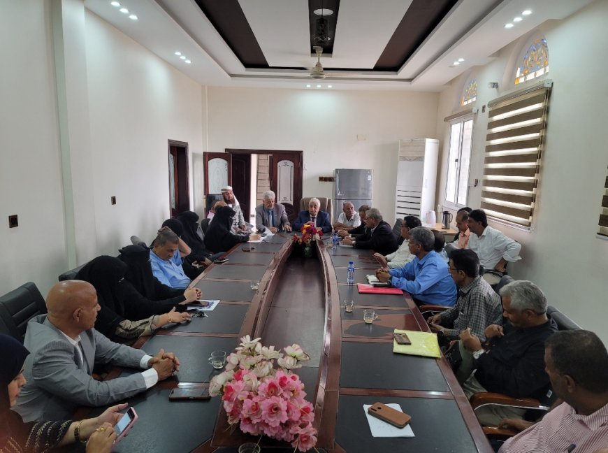 بحضور فريق التوجيه والرقابة الرئاسي : جامعة لحج تطالب الرئيس القائد عيدروس الزبيدي  بإعلان دولة الجنوب العربي