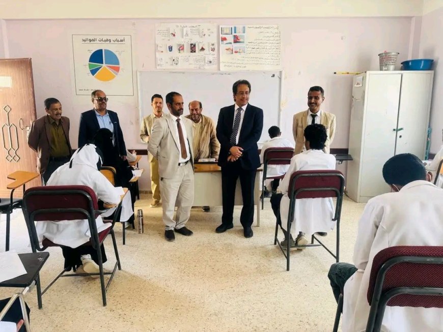 الوكيل الخليفي يدشّن امتحانات الفصل الدراسي الثاني بفرع معهد أمين ناشر العالي للعلوم الصحية بشبوة