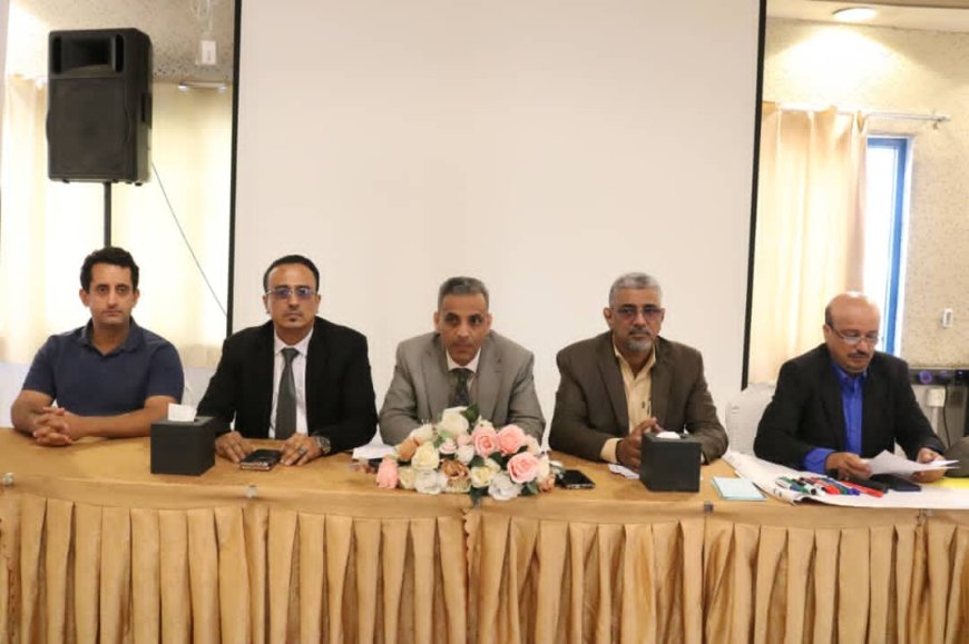 نائب وزير الإدارة المحلية يدشن ورشة عمل لتعزيز كفاءة قيادات السلطة المحلية بالعاصمة عدن  