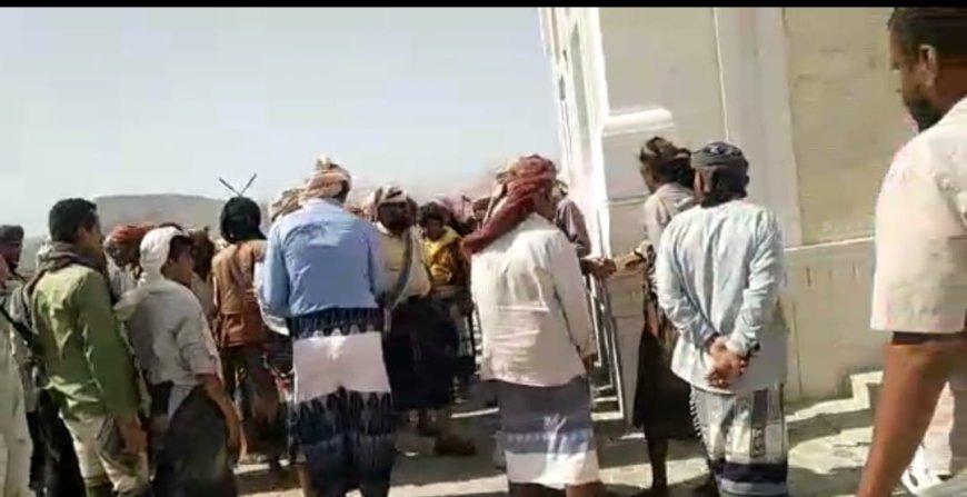 أحد مناضلي التحرير بمديرية رضوم يصل أرض الوطن قادمًا من الإمارات العربية المتحدة