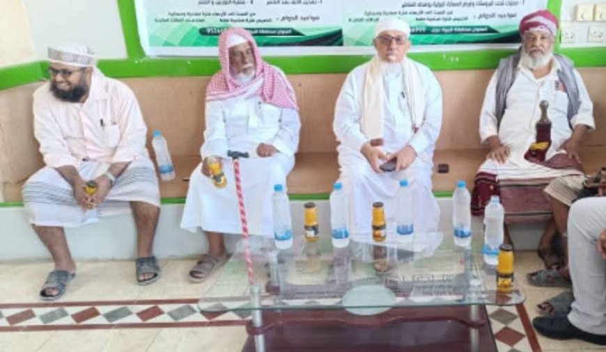 الشيخ حسين باحنحن يشيد بجهود المحافظ ابن الوزير والسعاة ويطلع الرأي العام على مستجدات قضية (الخزمة ومواقع النزاع فيها)