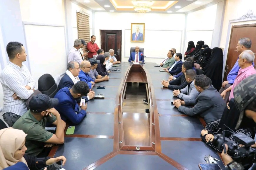 قيادة وكوادر ديوان عام وزارة الشباب والرياضة يصدرون بيان يؤكدون فيه تأييدهم لكافة القرارات التي اتخذها المجلس الانتقالي الجنوبي