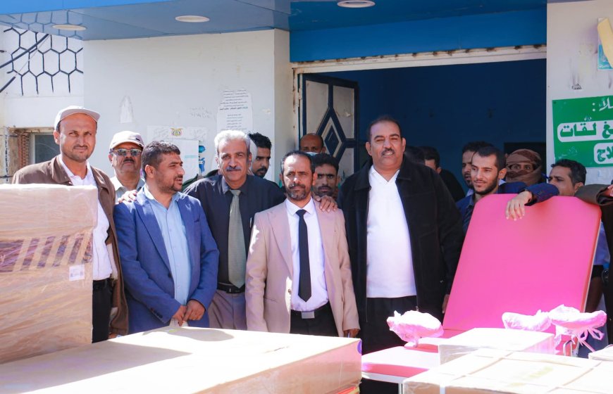 بدعم الإمارات.. محافظ شبوة يدشن التجهيزات الطبية للمستشفيات المحورية بالمحافظة