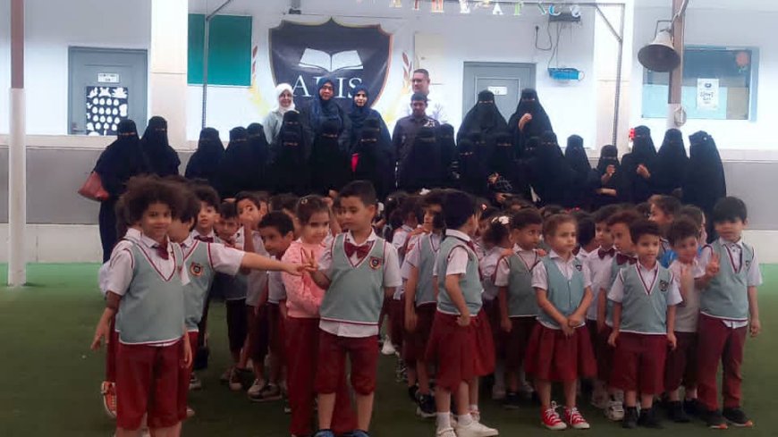 طالبات رياض الاطفال بكلية صبر بجامعة لحج ينفذون زيارة ميدانية إلى مدارس عدن البريطانية الدولية 