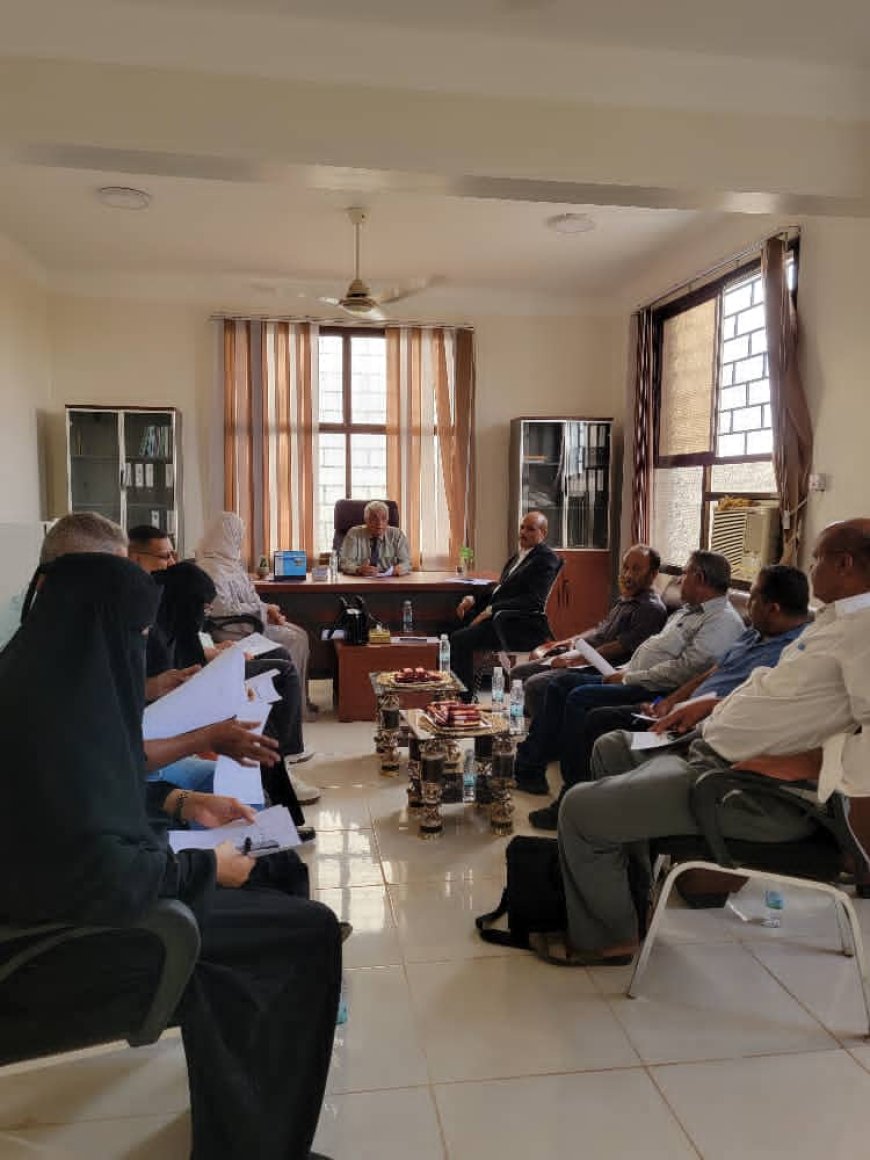 مركز التطوير الاكاديمي وضمان الجودة بجامعة لحج يعقد أجتماعه الخاص  بالإعداد والتحضير لإقامة فعاليات أسبوع الجودة بالجامعة