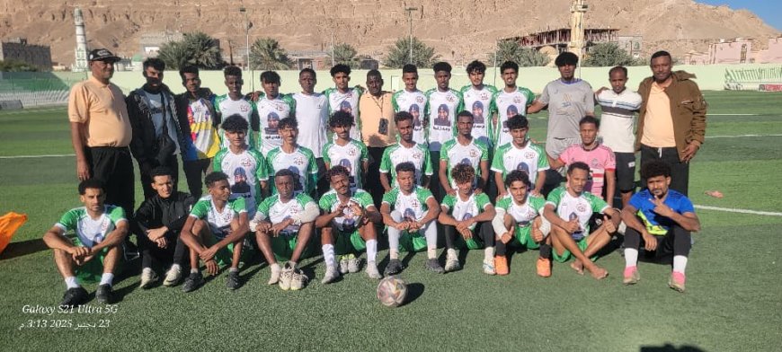 خنفر أبين يخوض تدريب تكتيكي قبل مباراة إتحاد سيئون على ملعب البرق بتريم