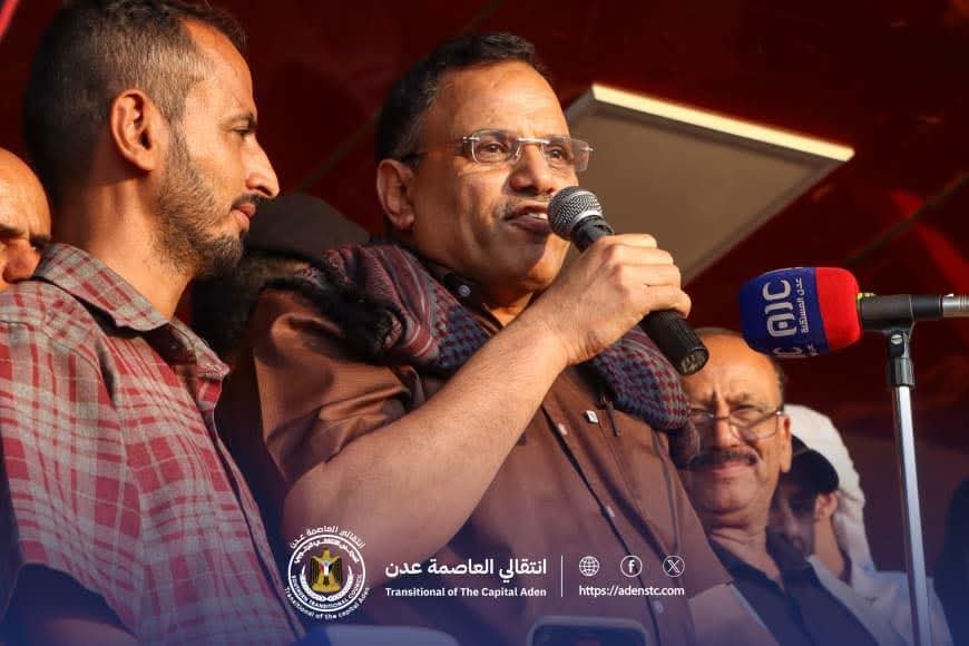 الوزير السقطري يشارك المعتصمين في ساحة العروض ويؤكد مشروعية مطالب شعب الجنوب في استعادة دولته