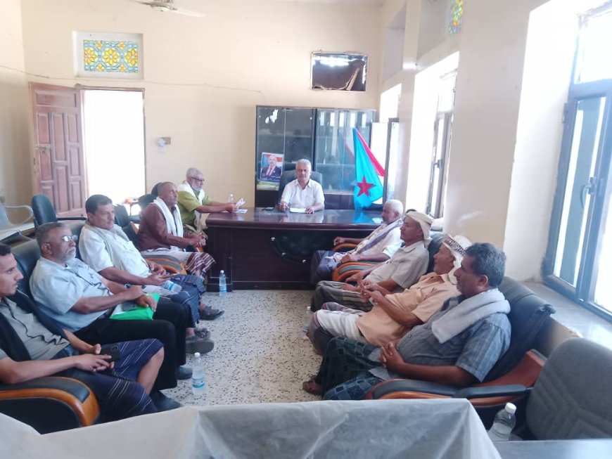 إجتماع المكتب التنفيذي للسلطة المحلية بالملاح ردفان برئاسة أنيس محمد ناصر مدير عام المديرية