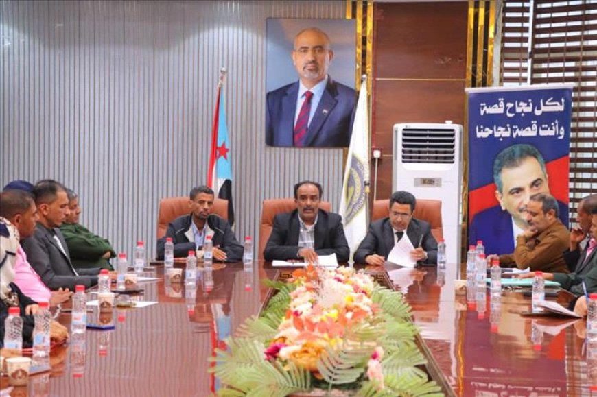 تنفيذي خور مكسر يعقد اجتماعه الدوري ويؤكد تأييده لخطوات اللواء الزُبيدي