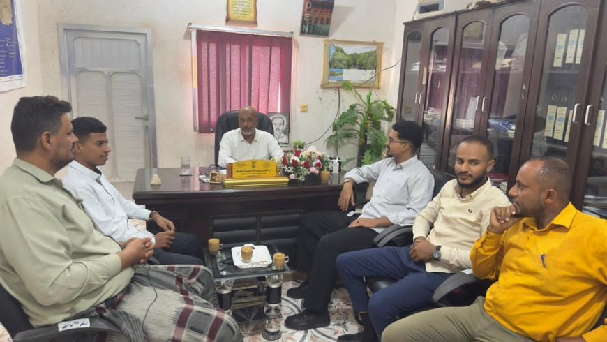 الصعو يستقبل طلاب  تخصص علوم وتقنيات البيئة بجامعة حضرموت لتعزيز المفاهيم البيئية