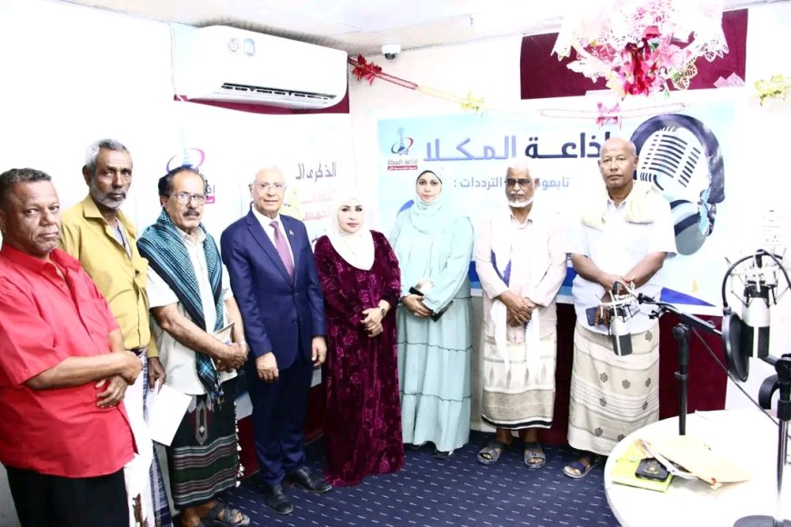 فريق التوجيه والرقابة الرئاسي يلتقي مدير عام إذاعة المكلا