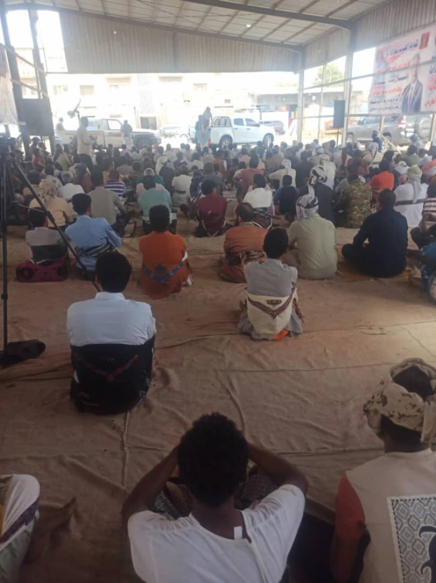 خطيب الجمعة في مخيم الاعتصام بزنجبار : رسالة إلى اللواء الزبيدي اعقلها وتوكل فإن أبناء أبين معك وخلفك ولن يتراجعوا قيد أنملة