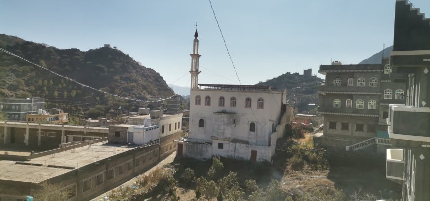 خطيب مسجد الرباط بيافع رصد يدعو ابناء الجنوب للالتفاف حول قيادتهم لتطهير الأرض من الروافض وأعوانهم 