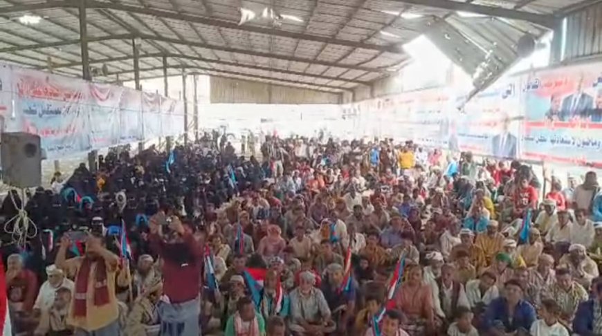 من مخيم الاعتصام بزنجبار .. إعلان الزحف الجماهيري لكافة مديريات أبين صوب ساحة العروض بعدن