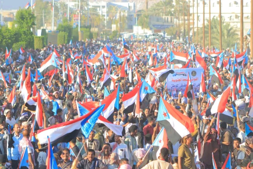 أبناء حضرموت يحتشدون في مدينة سيئون بمليونية "النصر وإعلان دولة الجنوب العربي"