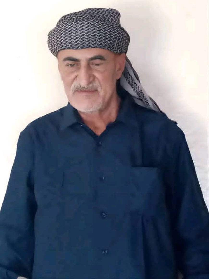 مدير التربية بيافع سرار يعزي بوفاة المعلم علي زين السُنيدي