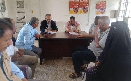 الوكيل الحمزة يترأس اجتماعا في مكتب الصحة العامة وسكان محافظة أبين