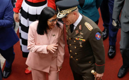 ترامب يتوعّد نائبة رئيس فنزويلا ويجدد مطلبه بضم غرينلاند