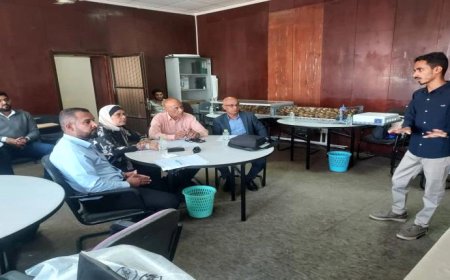 جامعة عدن تحتضن مناقشة علمية لابتكار «روبوت لتنظيف الألواح الشمسية»