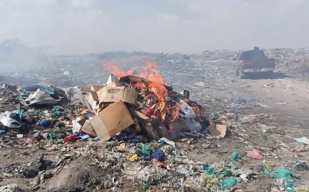 مكتب الأشغال بخنفر يُتلف قرابة طنين من المواد المنتهية الصلاحية بمكب نفايات دوفس