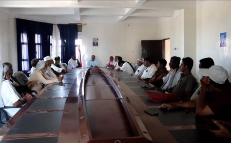 السلطة المحلية في حيس تناقش الوضع الصحي والبيئي وإحتياجات المديرية