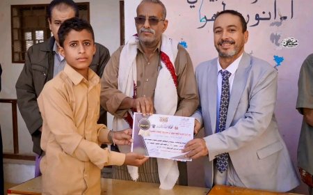 الوكيل الفاطمي يكرم اوائل ثانوية واكد ويؤكد استمرار دعم السلطة المحلية لقطاع التعليم في شبوة